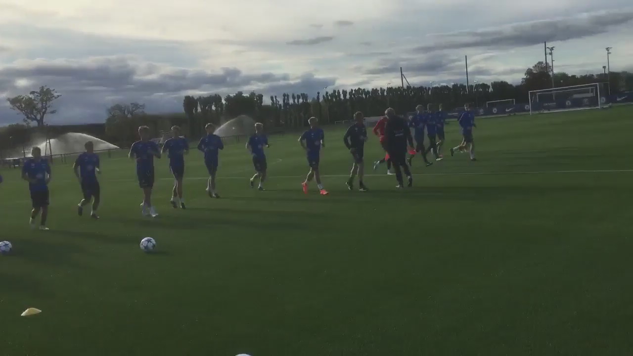 Trening før første kamp mot CHelsea i Youth League
